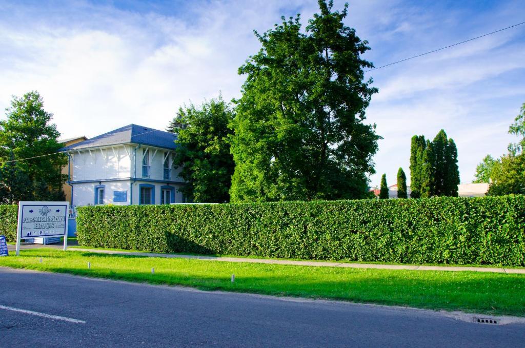 Samson Apartment Hajduszoboszlo Bagian luar foto